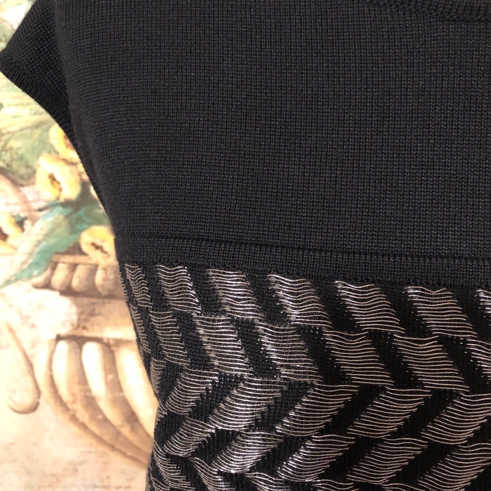 Sz XL Escada Shiloah Black and Silver Sleeveless Knit Top - Picture 10 of 16